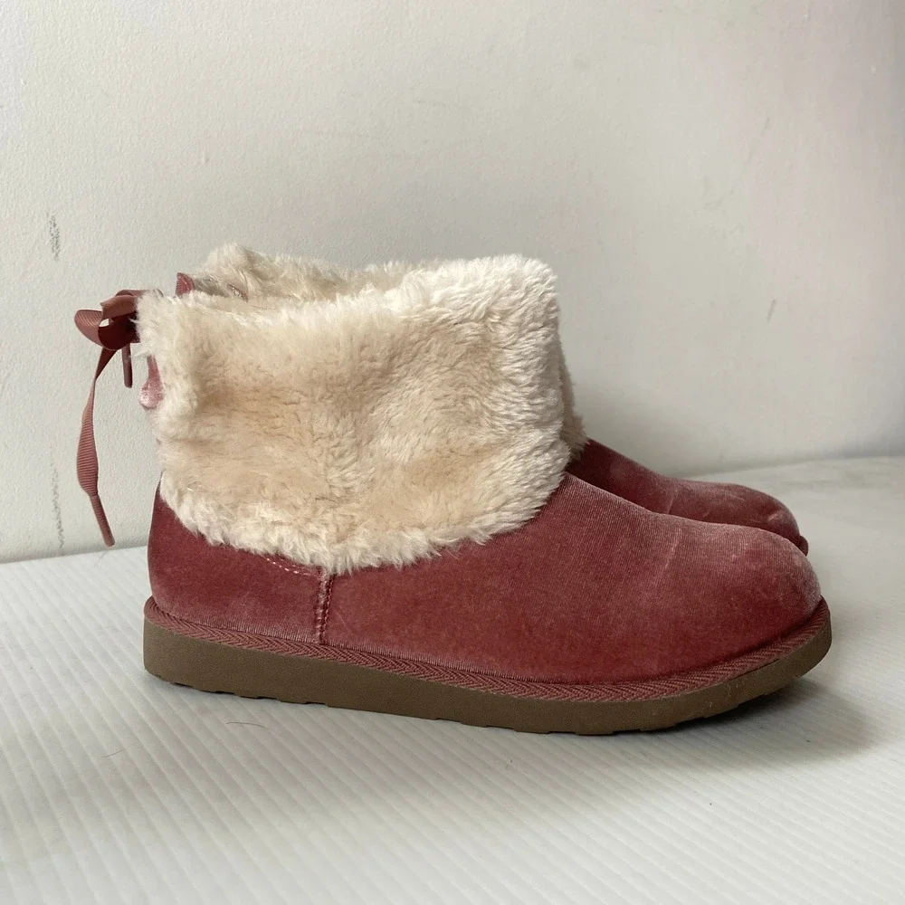 Arizona Itsy Blush Pink Velvet Faux Fur Lined Winter Boots Booties Womens 8M